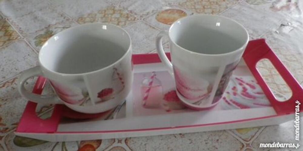 ENSEMBLE PETIT DEJEUNER TASSE MUG ET PLATEAU NEUF Cuisine