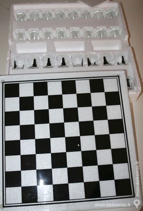 Echiquier en verre pieces verre pour boire - neuf 20 Verdun-sur-Garonne (82)