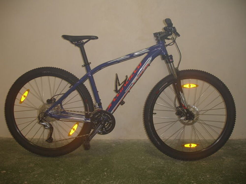 VTT neuf servie jamais Vélos