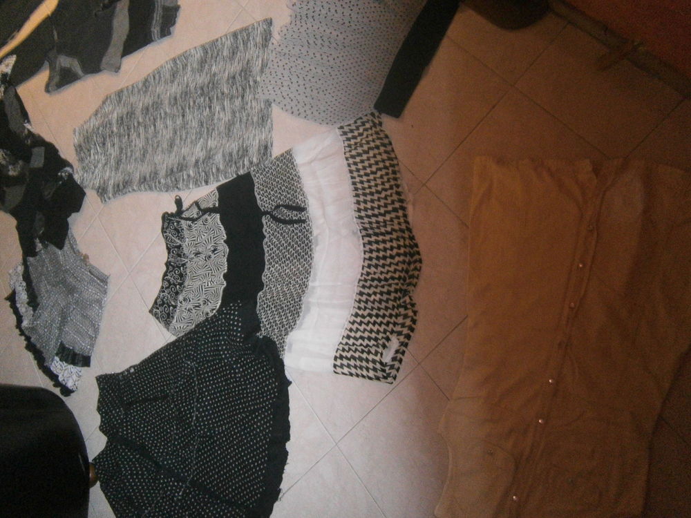 LOT ROBES T38 Vêtements