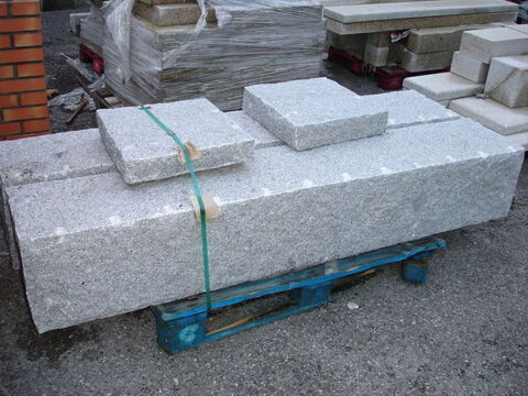 Piliers en pierre granit finition �clat� 780 Annecy (74)