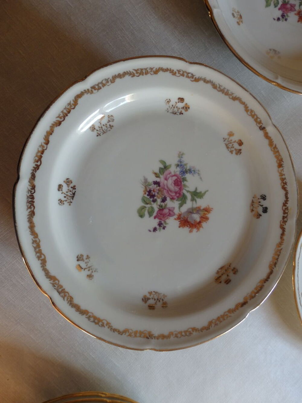 Service de table ancien en porcelaine de Limoges Cuisine