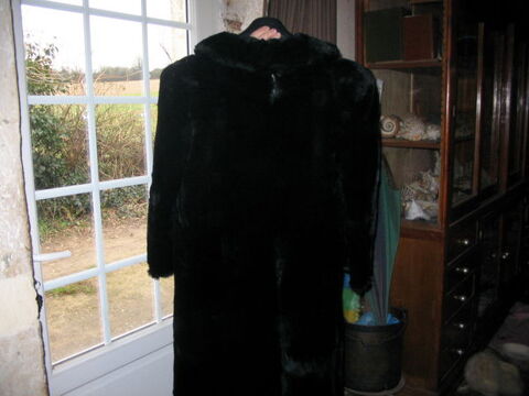 manteau long en loutre 500 Chaix (85)