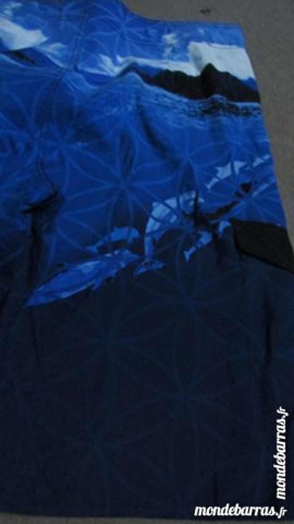 SHORT DE BAIN &laquo;VUE DES ILES DAUPHINS&raquo; Taille XL Vêtements