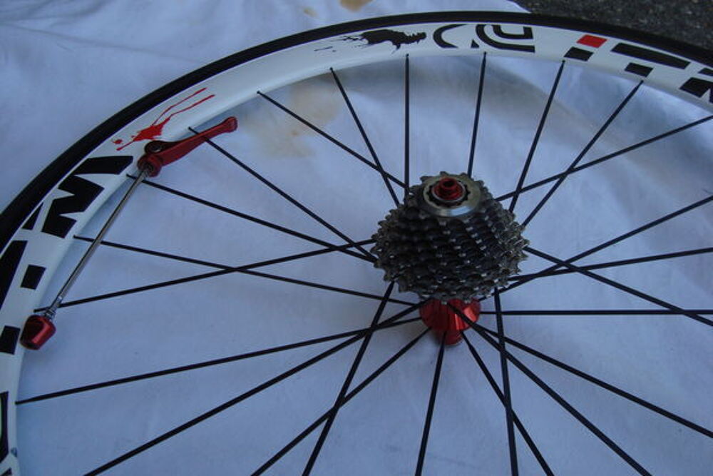 ROUES CARBONE ITM PATHOM 5.0 BLANCHES Vélos