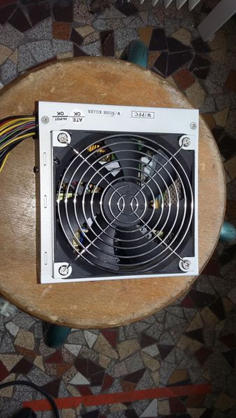 ordinateur alimentation &eacute;lectrique Matériel informatique