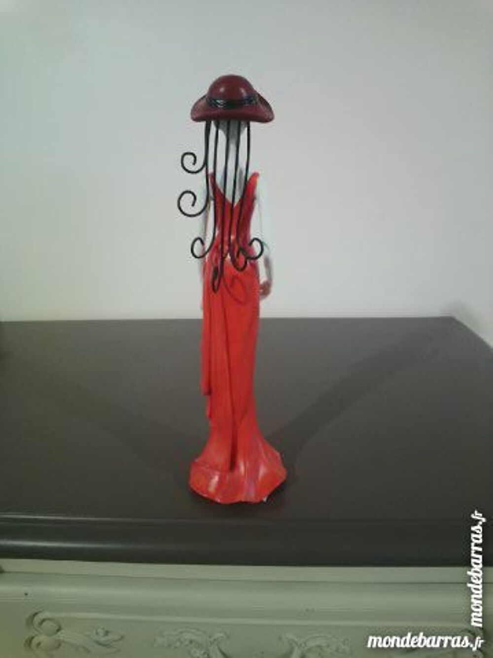Statuette porte-bijoux neuve hauteur 30 cm Bijoux et montres