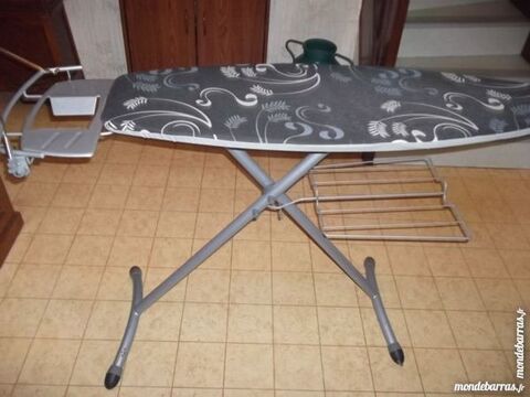 Table à repasser Widex  Twist 740 40 Omonville-la-Rogue (50)