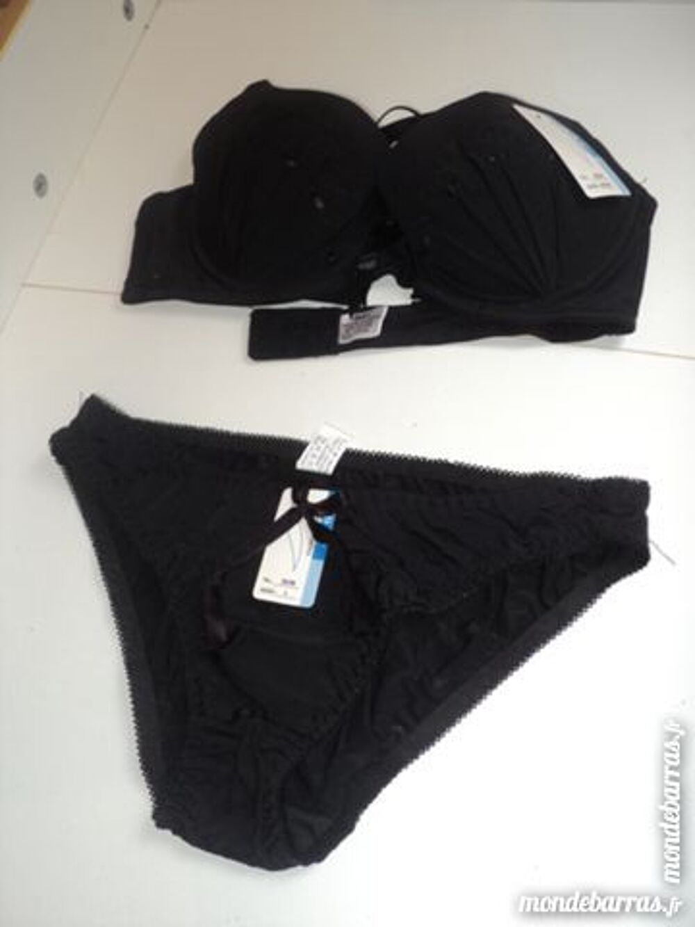 ensemble lingerie * destockage Vêtements