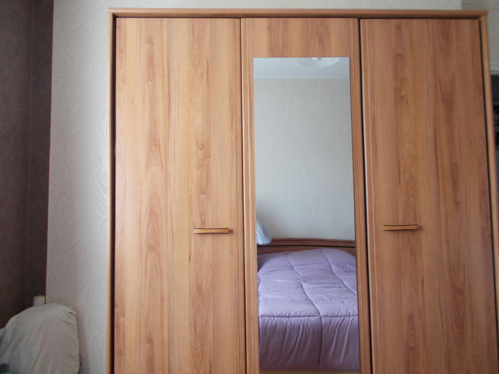 armoire 3 portes avec penderie Meubles