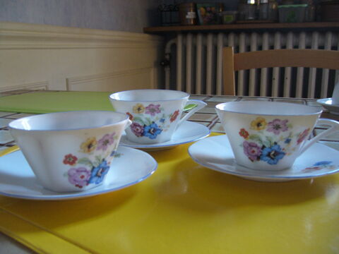 Tasses anciennes en porcelaine japonaise 20 Le Coteau (42)