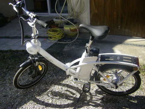vlo  assistance lectrique marque SOLEX, blanc, pliable, 850 Eyzin-Pinet (38)