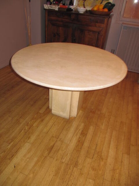 Table ronde en travertin 300 Palaiseau (91)