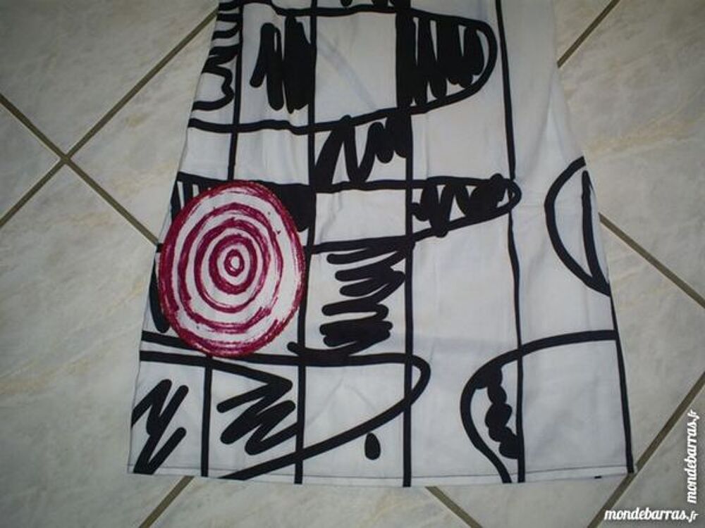 Robe DESIGUAL Taille 38 V�tements