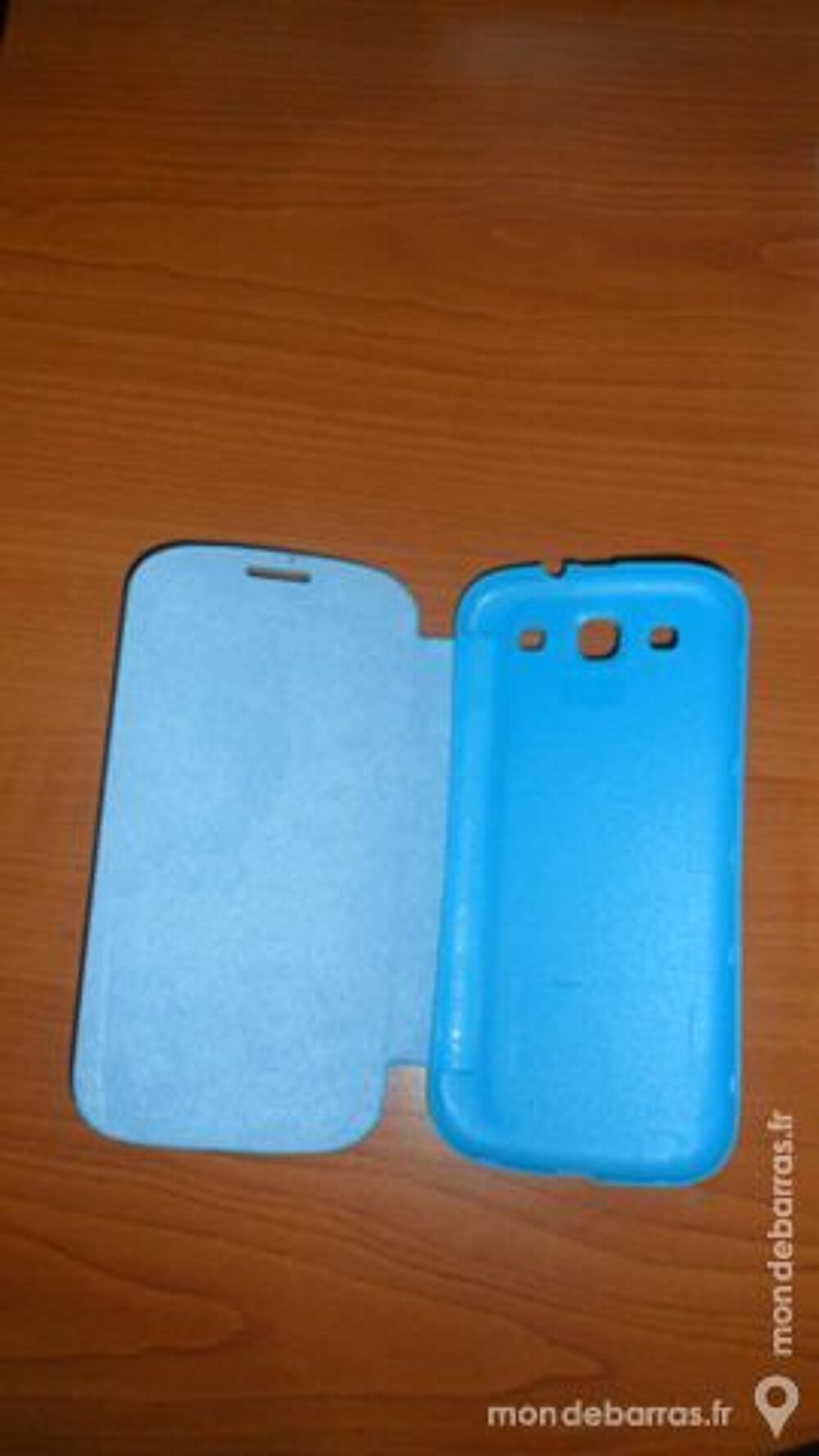 2 coques pour galaxy i9300 Téléphones et tablettes