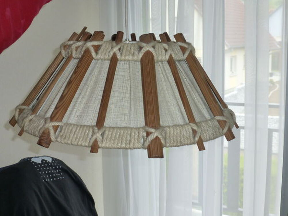lustre en bois, tissu et corde Décoration