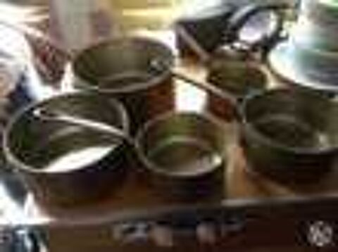 SERIE DE 5 CASSEROLES EN CUIVRE DE DIFFERENTES TAILLES T.B.E Cuisine