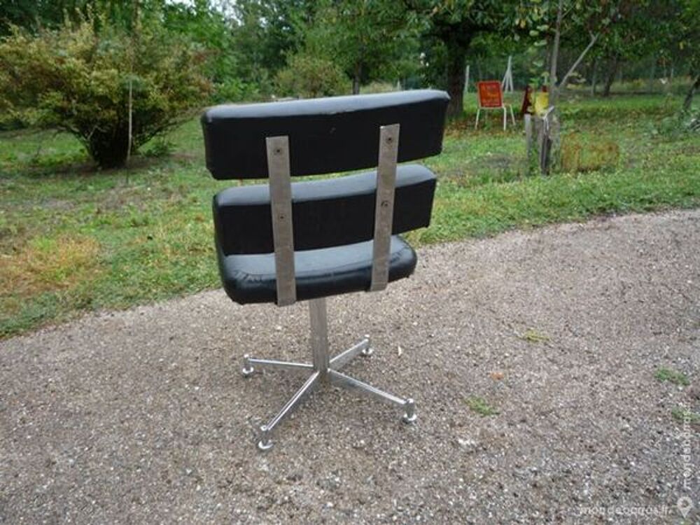 Fauteuil pieds chrom&eacute; design Meubles