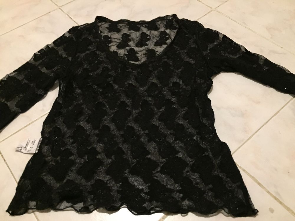 PETITS PULLS COURT DENTELLE NOIRE Vêtements