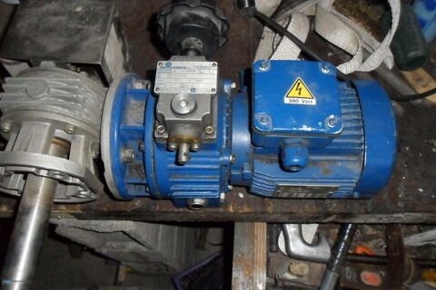 vend moteur 300 Bellevue-la-Montagne (43)
