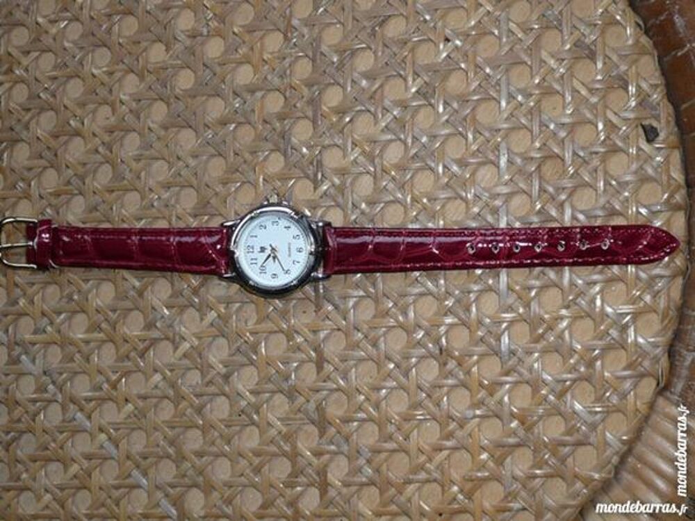 Montre dame LIP classics neuve 07-14 Bijoux et montres