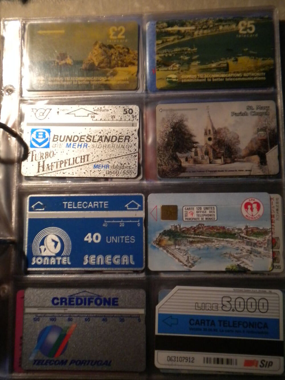 COLLECTION de 176 TELECARTES DU MONDE 