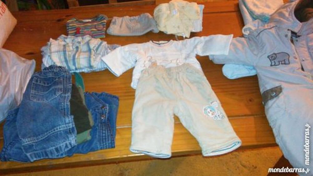 Nombreux v&ecirc;tements b&eacute;b&eacute; Vêtements enfants