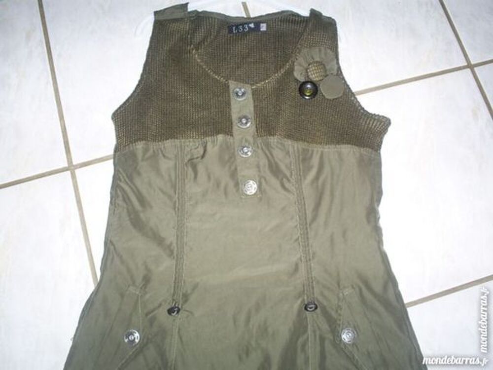 Robe L33 neuve Taille 3 Vêtements