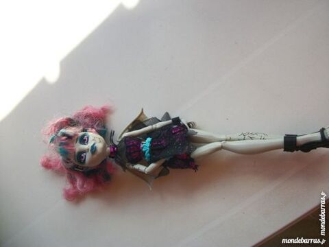 Poupe Monster Hight 8 Poitiers (86)