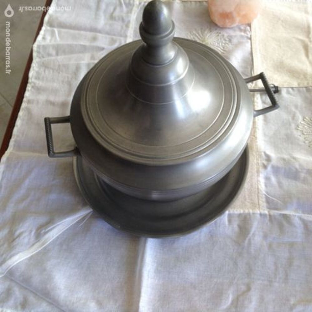 Soupi&egrave;re en &eacute;tain Décoration