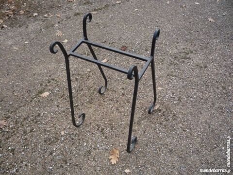 Porte vase en fer forg/balconnire 25 Castres (81)