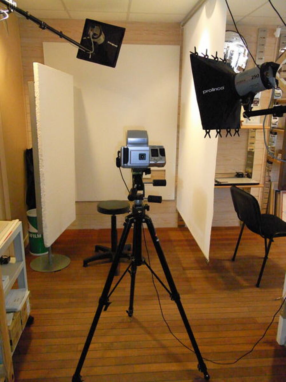 MATERIEL PROF ECLAIRAGE STUDIO PHOTO
2 STUDIOS Photos/Video/TV