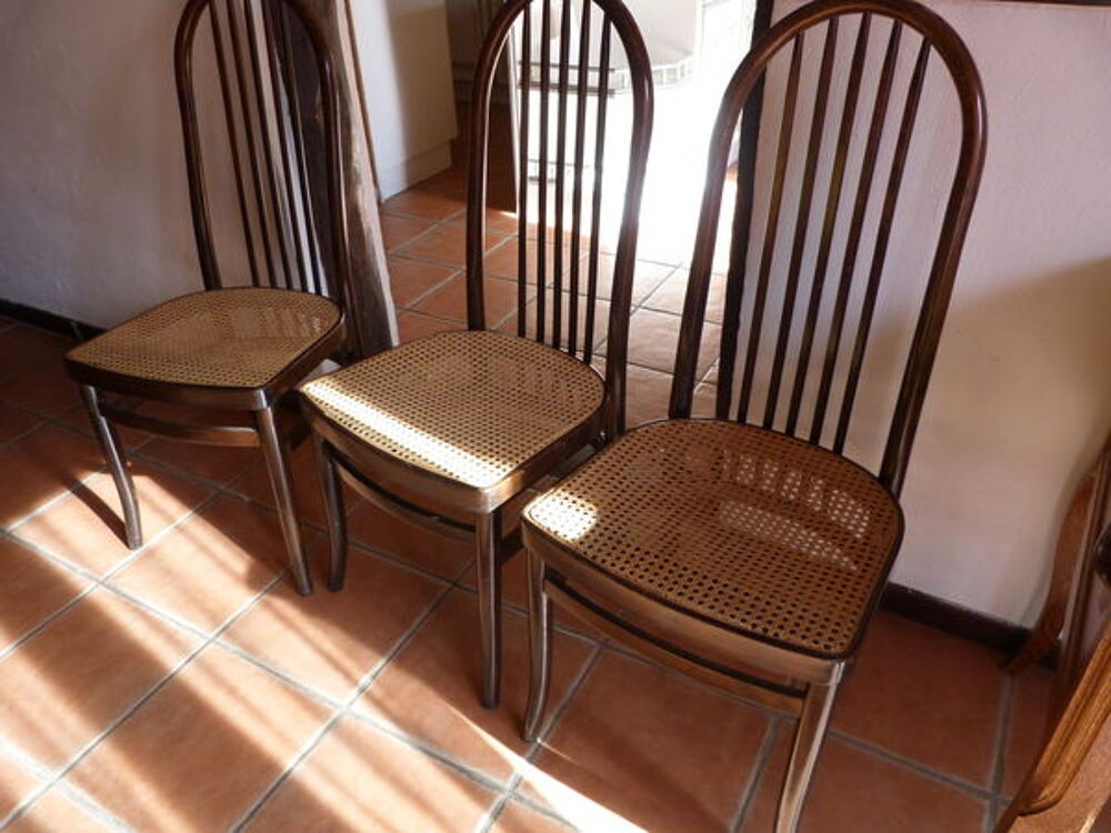 plusieurs chaises Meubles