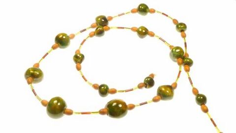 Collier en perles de verre 8 Montargis (45)