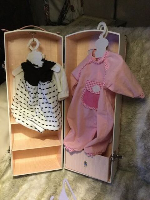 lot de 2 v�tements de poup�es corolle 15 Villiers-sur-Marne (94)