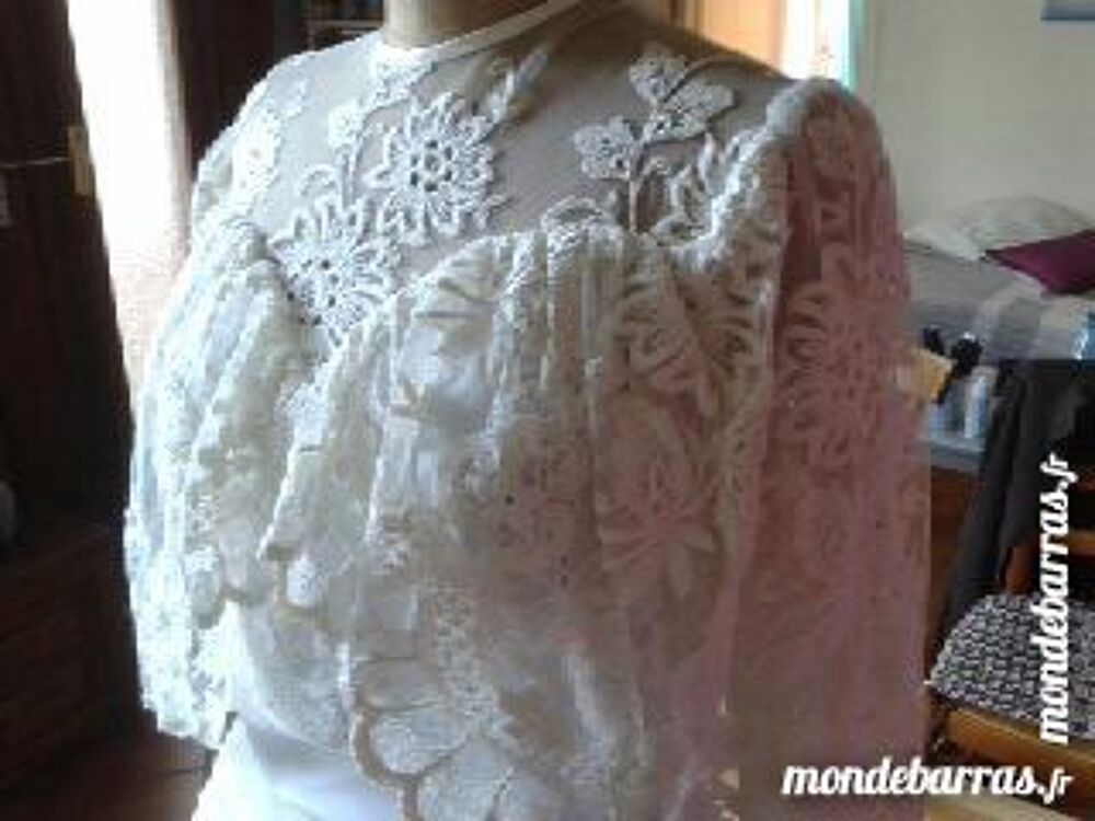 Robe de mari&eacute;e Vêtements