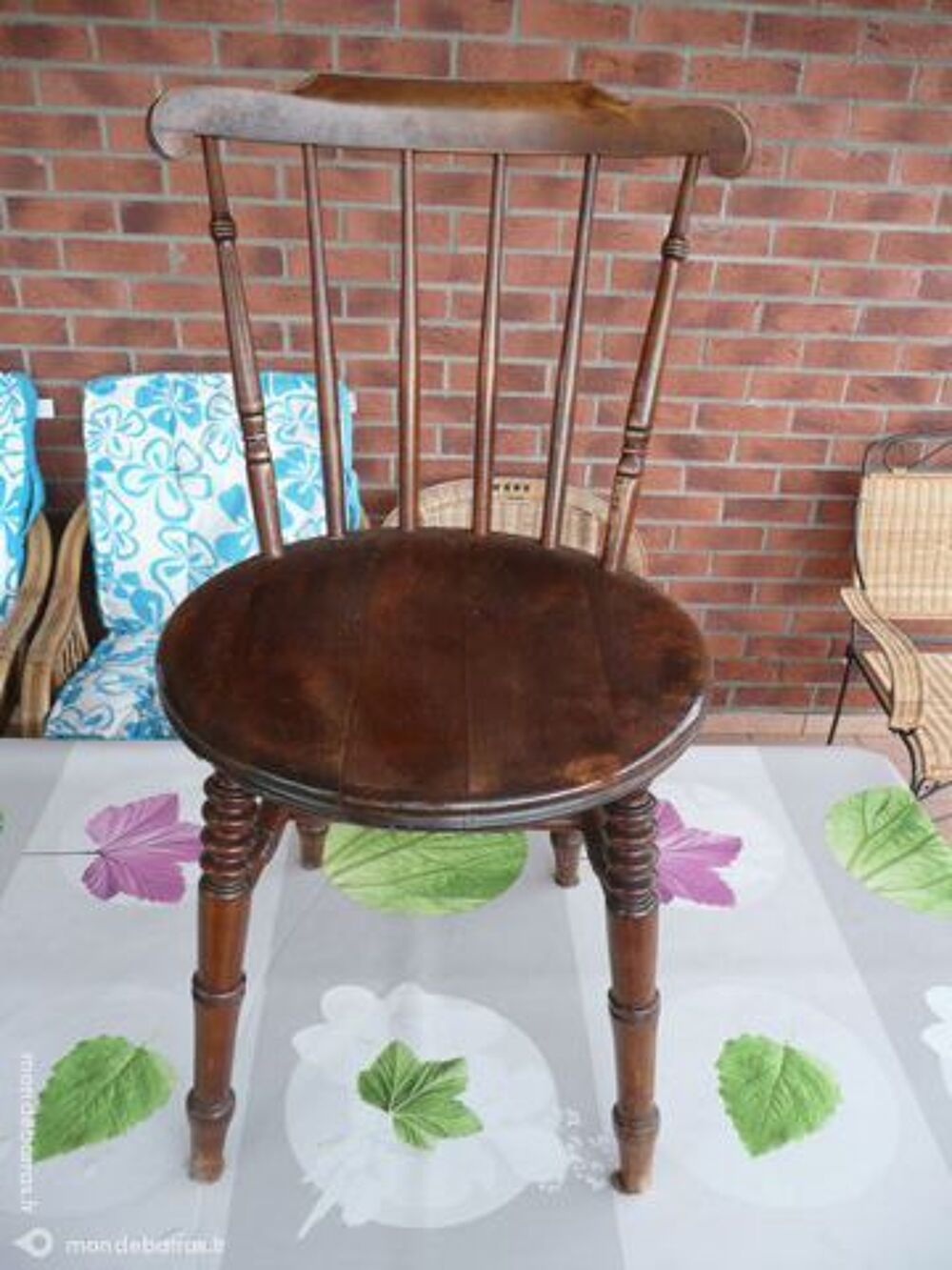 4 chaises en noyer style anglais Meubles