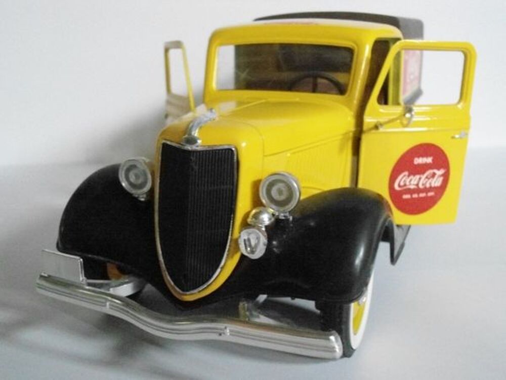 Ford V8 b&acirc;ch&eacute; 'Drink Coca-Cola' 1936 