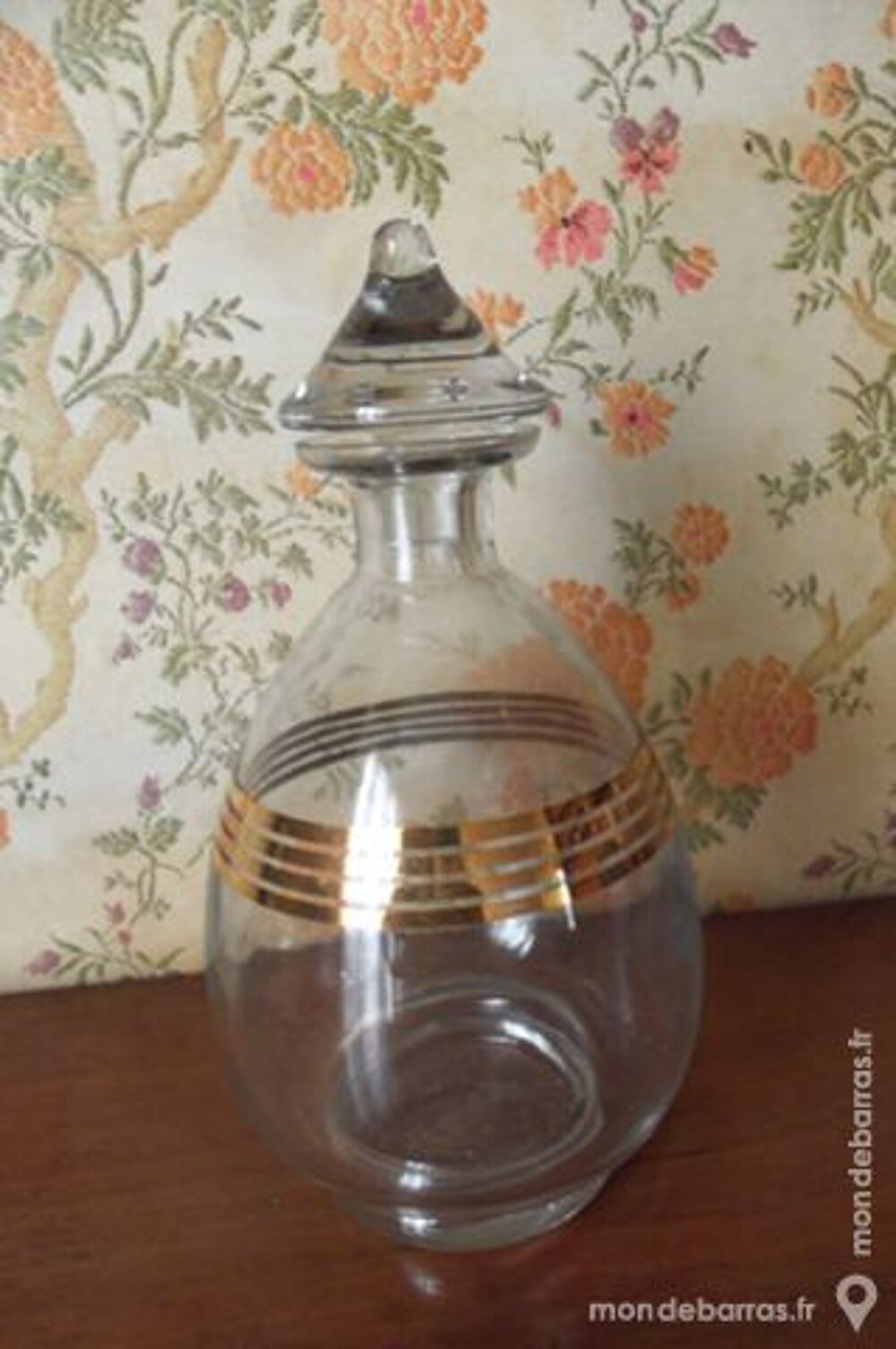 Carafe avec motif dor&eacute; avec bouchon Décoration