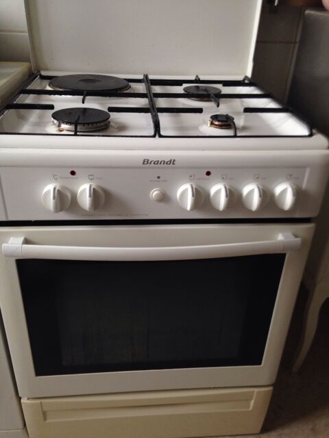 gazinire / Four trs bon tat 100 Lyon 4 (69)