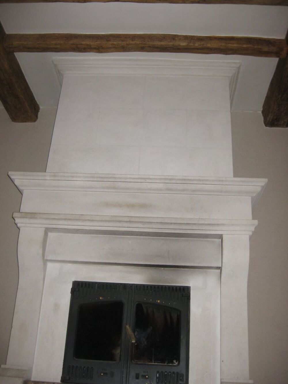 Chemin&eacute;e en pierre blanche Décoration
