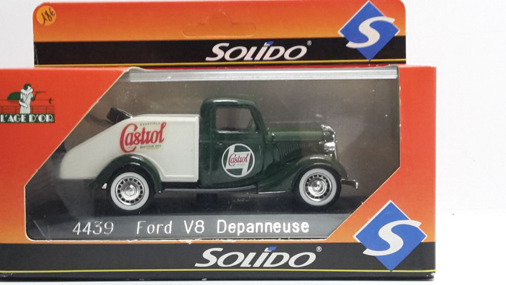 Ford V8 d&eacute;panneuse Castrol 1936 