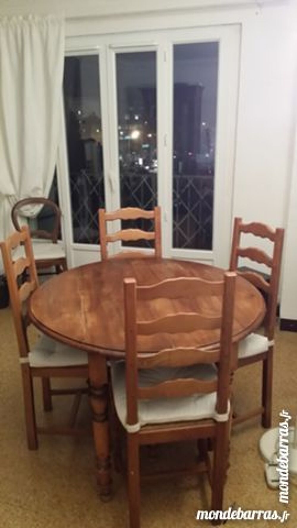 Table de 4 A 12 p. en ch&ecirc;ne + rallonges + 4 chaise Meubles
