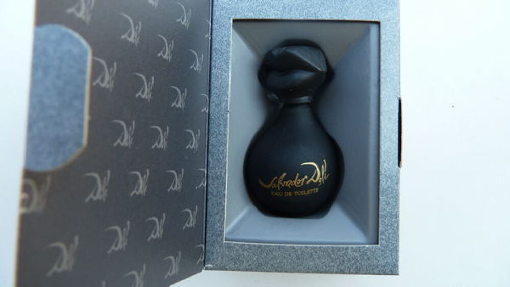 Miniature parfum Salvador DALI pleine avec sa boite 