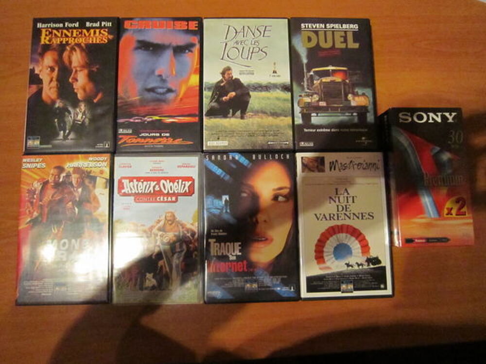 LOT DE 8 FILMS CASSETTES VHS VIDEOS (Originaux) DVD et blu-ray