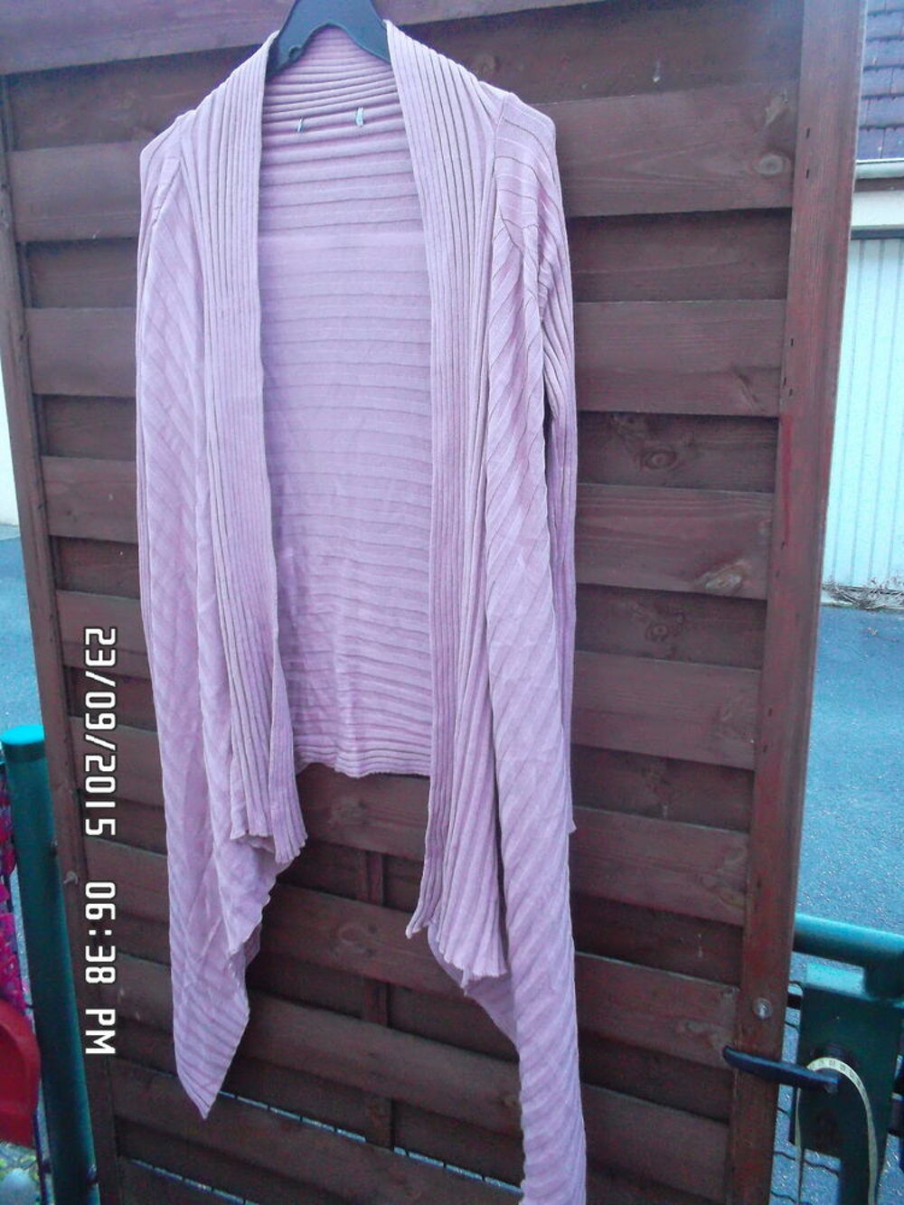 GILET ROSE*JUSTE 5E*KIKI60230 Vêtements