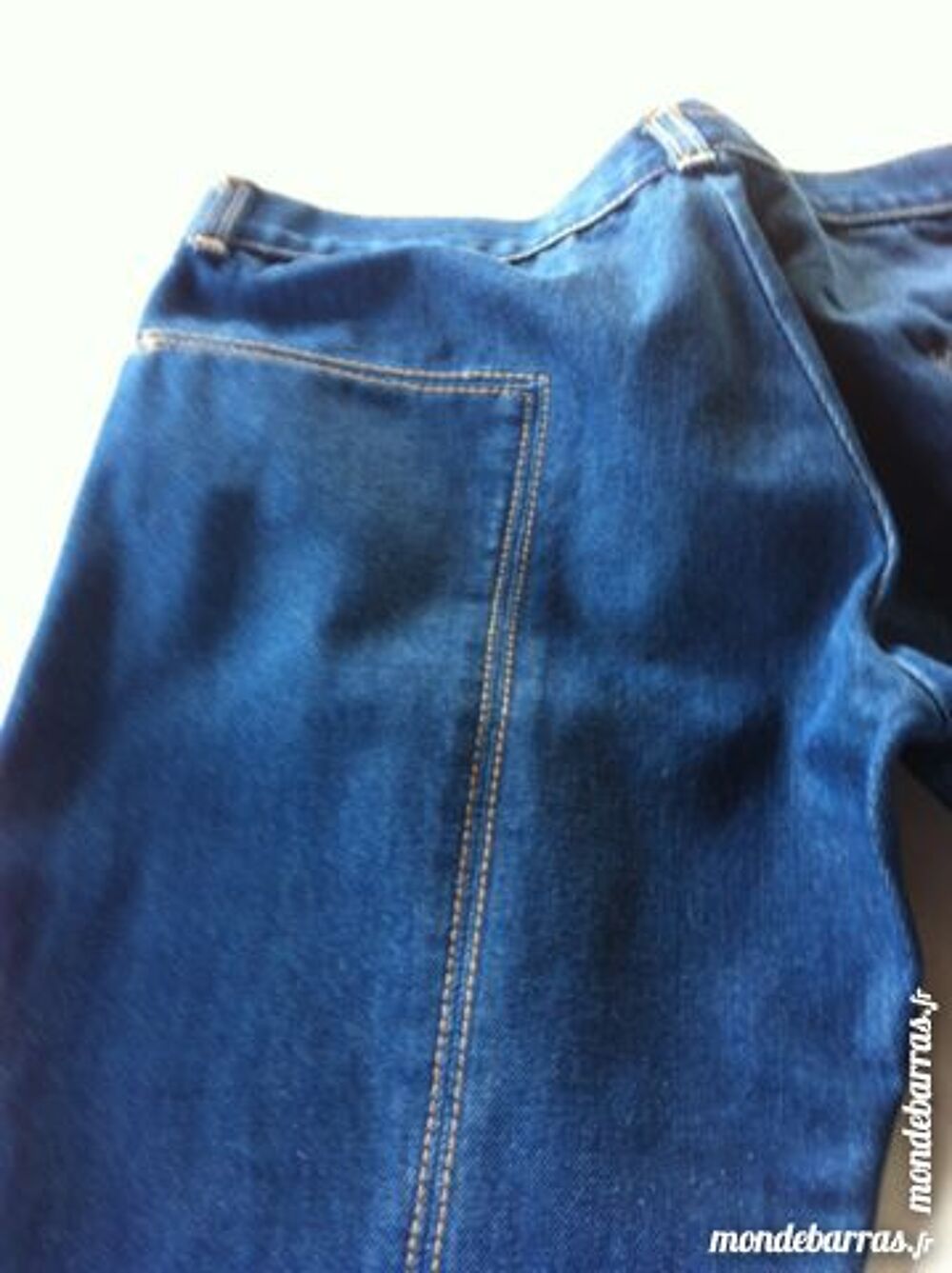 pantalon jean LEVIS (&eacute;tat neuf) V�tements