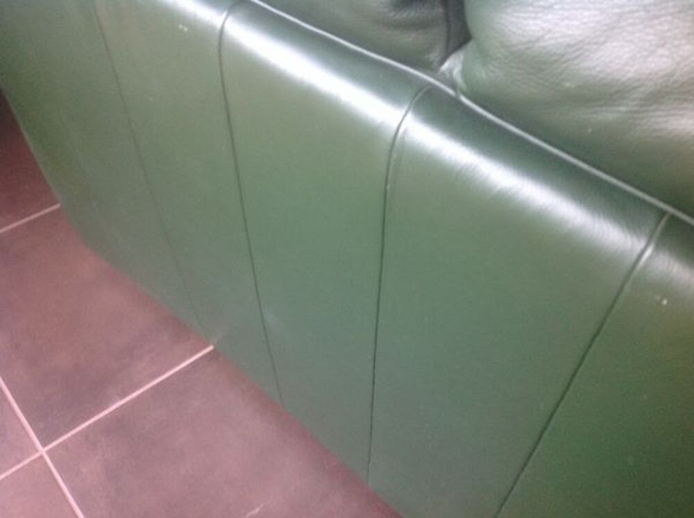 Canape +fauteuil cuir vert anglais Meubles