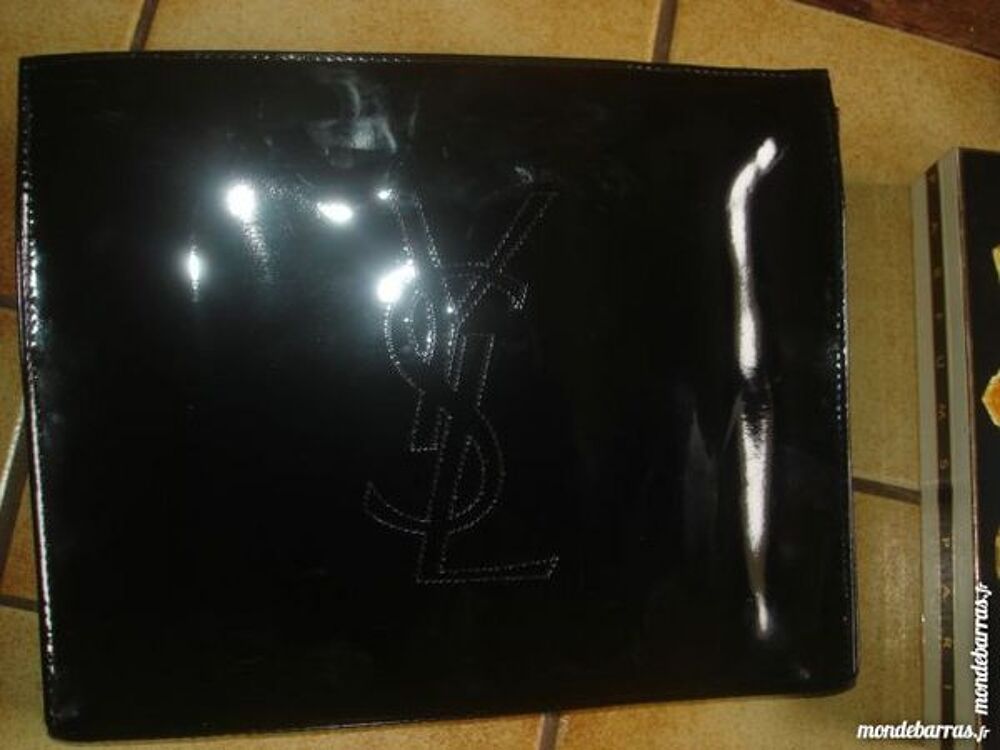 JOLIE POCHETTE YSL.POUR TABLETTE NEUVE.. Maroquinerie