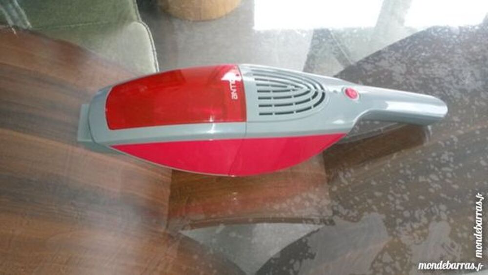 Aspirateur balai 2 en 1 Electroménager